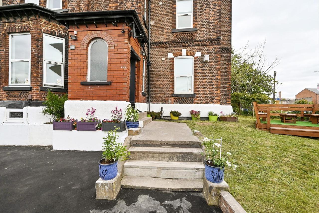 Oyo Albert View Salford  Exterior photo